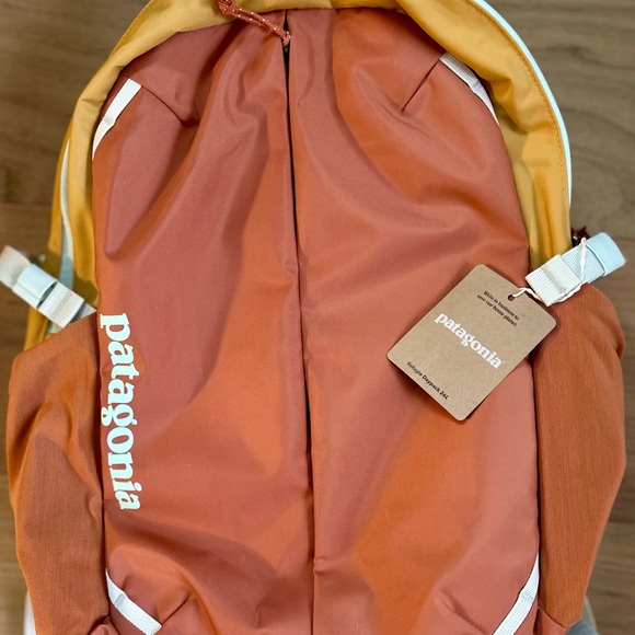 Patagonia Other - NWT Patagonia Refugio 26L Daypack Sienna Clay One Size